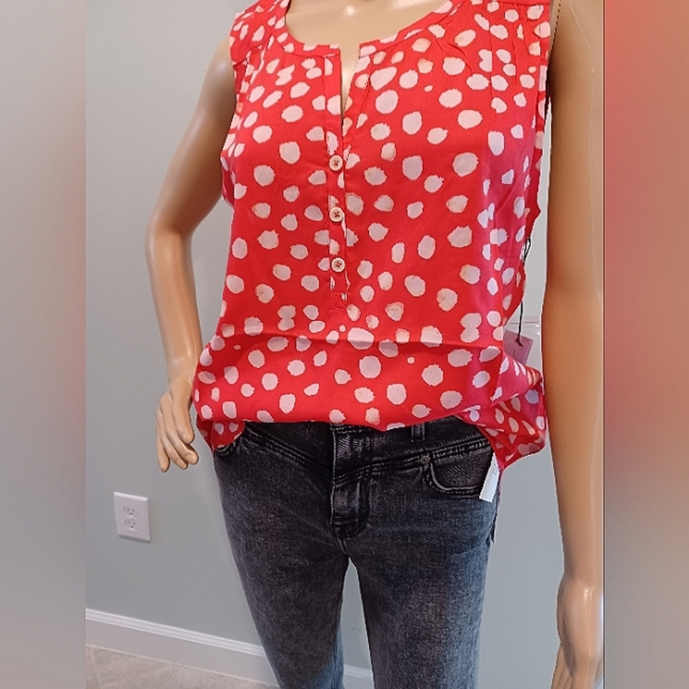 Velvet by Graham and Spencer Red & White Dot Top with 3 Buttons NWT